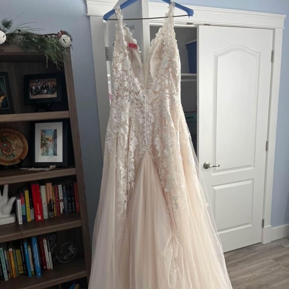 Allure Wedding Dress - Picture 2 of 6